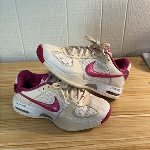 Nike Women's Air Max: Size 8